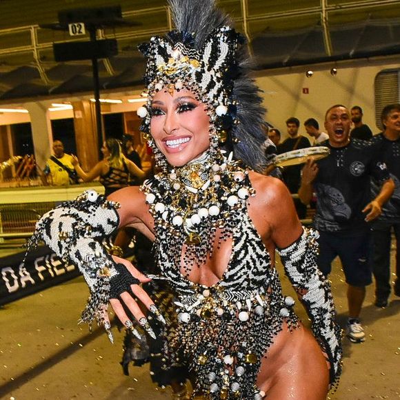 Em 2025, segundo Michele, Sabrina Sato terá muito sucesso e prosperidade. Além disso, grandes mudanças positivas na carreira. "Chance de ser uma das melhores rainhas de bateria esse ano, na Vila Isabel, escola que vai se destacar", disse.