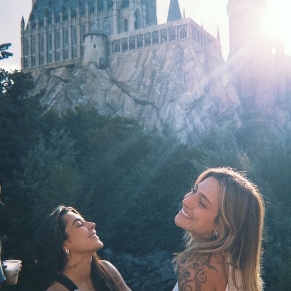 Namorada de Lauana Prado, Tati Dias mostra fotos de momentos de romance com a cantora em suas redes sociais