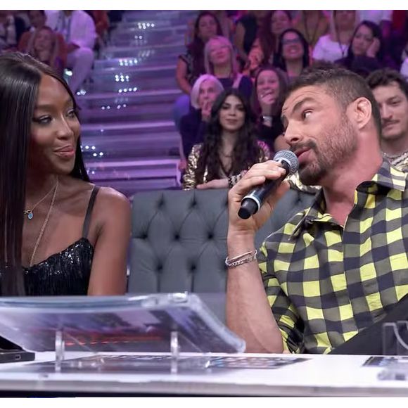 No 'Domingão', Naomi Campbell reviveu uma história inusitada com Cauã Reymond
