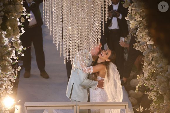 O casamento de Lexa e Ricardo Vianna, realizado nesta sexta-feira (10) no Rio de Janeiro, reuniu uma série de famosos