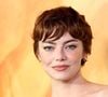 O rosto completamente diferente de Emma Stone causou na web
