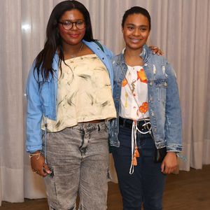 Maria e Laura fizeram uma rara aparição pública neste domingo (14)