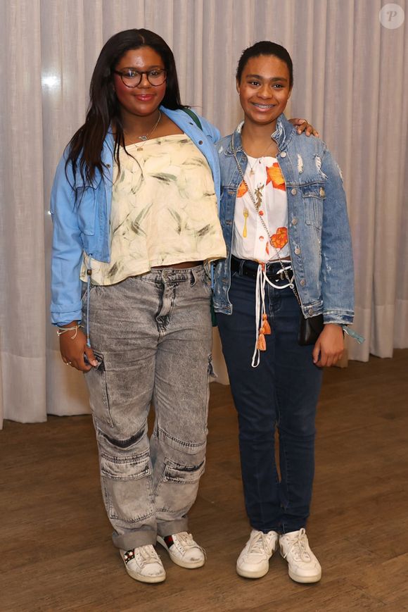 Maria e Laura fizeram uma rara aparição pública neste domingo (14)