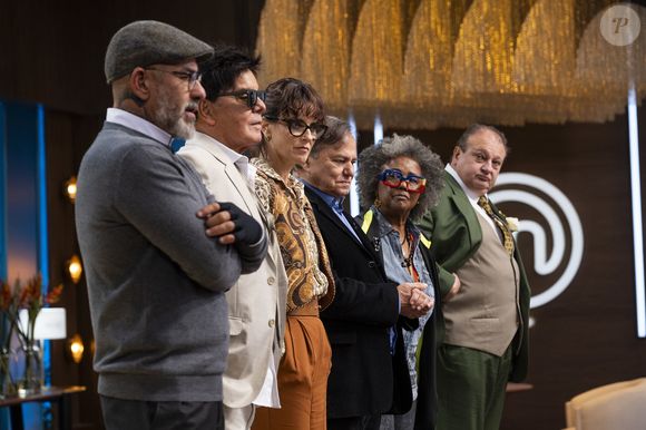A noite do MasterChef Brasil 2026 começou com uma disputa entre equipes por um banquete de pratos clássicos e terminou com uma prova de aproveitamento integral dos alimentos