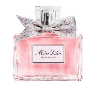 Bruna Biancardi possui em sua penteadeira o perfume Miss Dior.