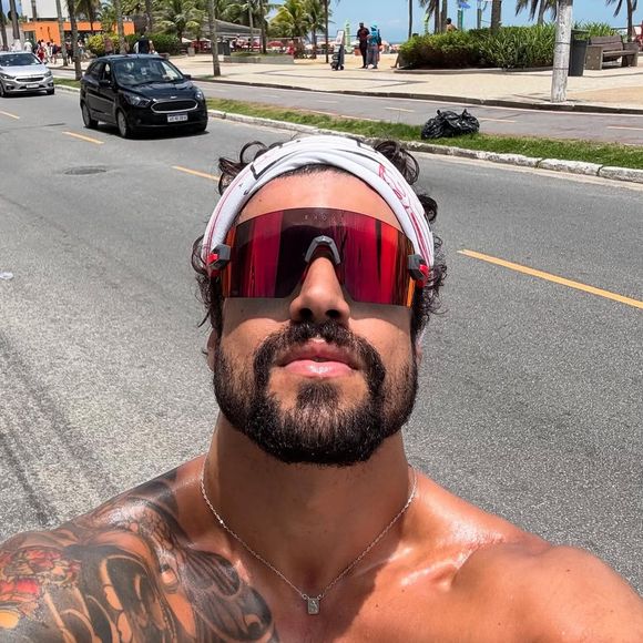 Recentemente, o ator explicou o motivo de não ter renovado seu contrato fixo com a Globo: ele desejava mais liberdade para escolher seus trabalhos. Segundo ele, estava cansado de aceitar papéis sem poder opinar sobre eles.