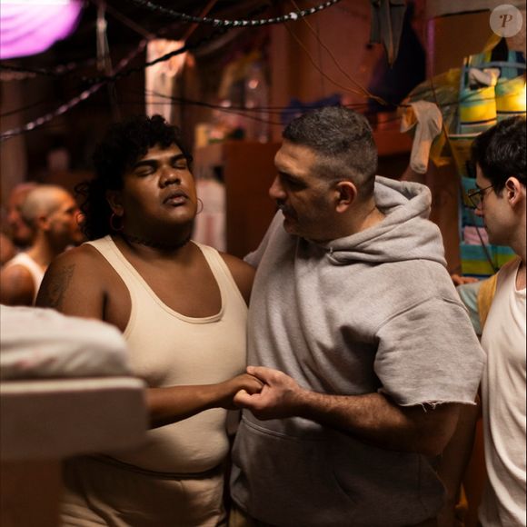 Terremoto se envolveu em alguns casos homossexuais, sendo o principal como a Tieta do Agreste, um jovem homossexual retratado na série como Gal