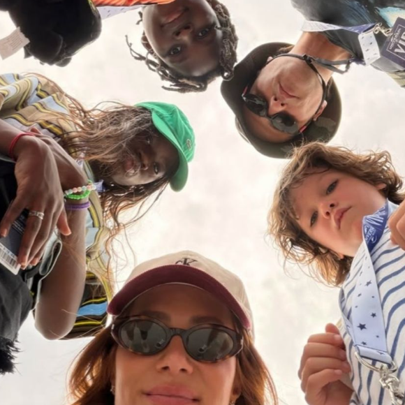 Família Gagliasso se reúne em Orlando para comemorar aniversário de Titi