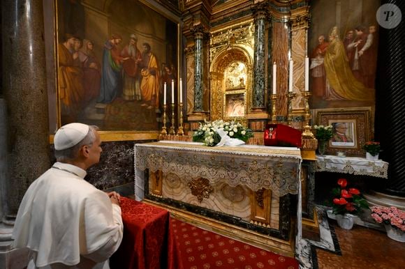 Por lá, Papa Leão XIV rezou e, em seguida, se encaminhou para a basílica de Santa Maria Maior