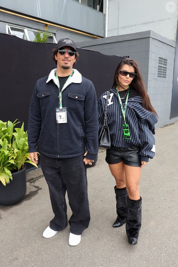 Gabriel Medina e sua namorada, Isabella Arantes,  no Grande Prêmio de Fórmula 1 em São Paulo, neste domingo, 9 de novembro de 2025