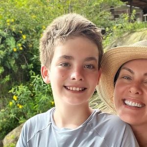 Ana Hickmann mantém postura discreta e evita comentar publicamente sobre o caso envolvendo o ex-marido e o filho menor.