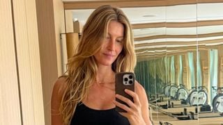 Nem pilates, nem agachamentos: aos 46 anos, Gisele Bündchen começou a fazer esse exercício pela 1ª vez; não precisa de pesos e acaba com a flacidez nos braços. 'Malho todos os dias porque, para mim, malhar não é algo que eu tenho que fazer. É algo que eu posso fazer'