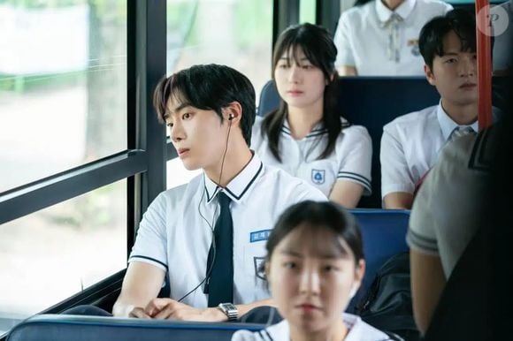 Quando conhece Kim Jae-won, a jovem percebe que não consegue guardar lembranças, mas mantém seus sentimentos dia após dia