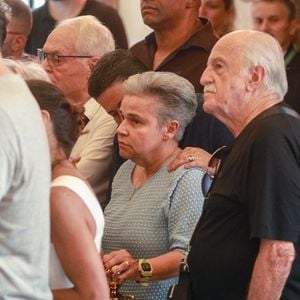 No velório de Ney Latorraca, Cláudia Rodrigues fez rara aparição; humorista está há 10 anos longe da TV