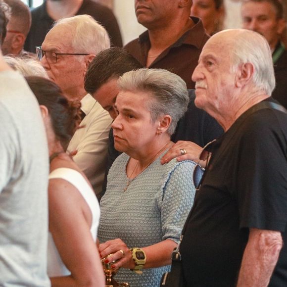 No velório de Ney Latorraca, Cláudia Rodrigues fez rara aparição; humorista está há 10 anos longe da TV