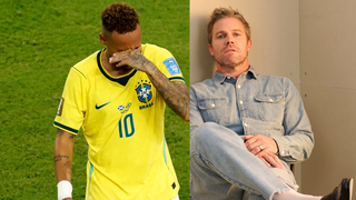 Até Neymar leva vácuo! Craque da Seleção foi ignorado por astro de 'Arrow' por OITO anos após tietá-lo: 'Grande fã'