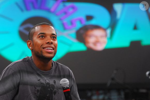 Robinho já contava com uma acusação de crime sexual. O caso surgiu em janeiro de 2009, na Inglaterra