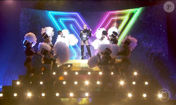 Xuxa apresentou trechos de seu show 'O último voo da nave'