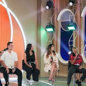 Isabella Costa, por sua vez, tomou um rumo completamente diferente. “Eu sou a diferente (risos). Tenho o meu Instagram, mas ele é muito voltado para essa área do agro. Comecei a fazer publicidade para marcas voltadas para a minha profissão", completou.