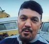 Belo foi comparado a um 'cara comum CLT' por internautas após pintar cabelo de preto