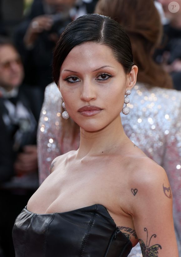 Gabbrietti é adepta da estética 'Tired Girl MakeUp'