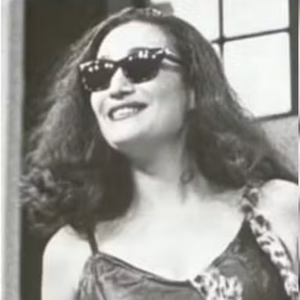 Nos anos 80, essa famosa apresentadora brasileira roubou a cena ao desfilar no palco do 'Perdidos na Noite', comandado por Faustão. Reconhece?