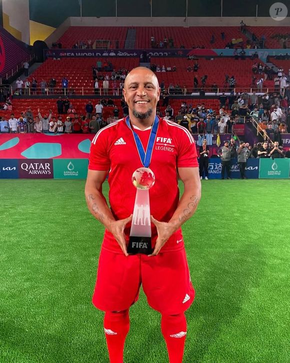 Roberto Carlos ganhou rios de dinheiro durante sua carreira no futebol, mas acabou enfrentando problemas financeiros