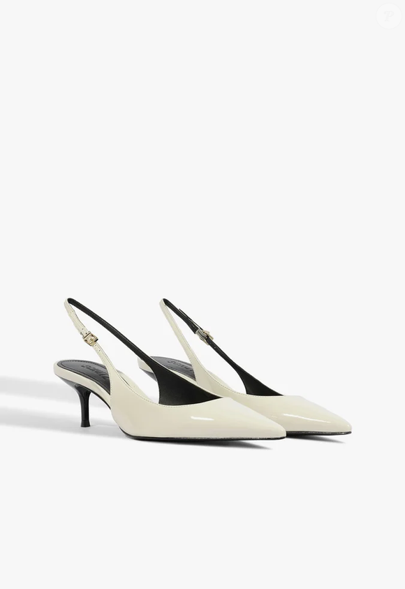 Quem sonha com os slingbacks da Chanel pode apostar nesta alternativa sofisticada da marca Schutz. O modelo bicolor combina com praticamente todo o guarda-roupa e entrega aquele visual chic sem esforço. Custa R$ 590 no site oficial da marca