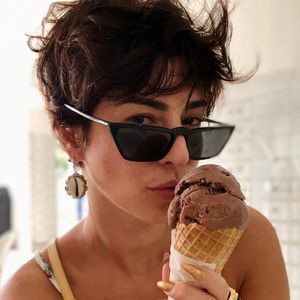 Chanel e Pixie Cut podem perder o posto de queridinhos dos salões de beleza. O Shixie Cut surge como uma alternativa que valoriza o rosto e aposta em um acabamento mais despojado; Fernanda Paes Leme já teve a fase do cabelo mais curto