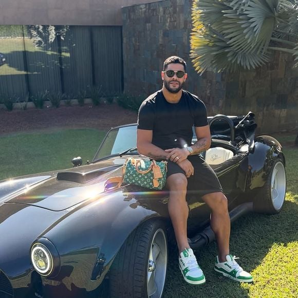 Hulk: tudo começou um rumor, sem nenhum indício de veracidade, de que ele teria se envolvido com uma moça conhecida pela torcida do Atlético Mineiro