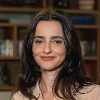 Proposta cruel! Suely de 'Quem Ama Cuida', Julia Stockler recebeu pedido polêmico de produtora da Globo em início de carreira: 'Violentar num lugar que não gostaria'