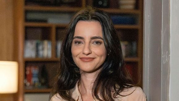 Proposta cruel! Suely de 'Quem Ama Cuida', Julia Stockler recebeu pedido polêmico de produtora da Globo em início de carreira: 'Violentar num lugar que não gostaria'