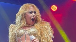 Joelma é surpreendida em show com fala de fã sobre passado com Ximbinha 10 anos após separação conturbada: 'A gente...'