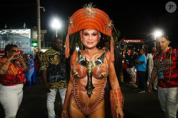 Para este momento especial, Flávia Alessandra está usando uma fantasia inspirada na cangaceira Maria Bonita