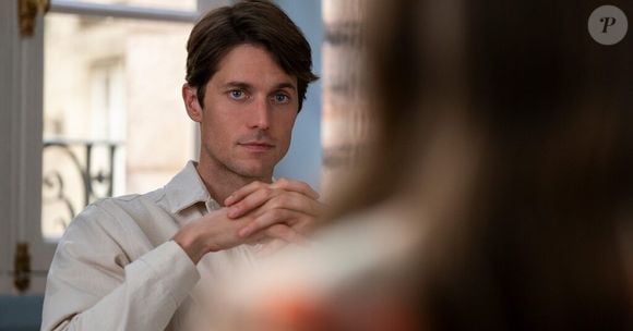 A estrela de Emily em Paris, Lucas Bravo, vive criminoso em filme