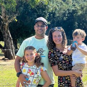 Em 2013, Debby engravidou e teve sua primeira filha do relacionamento com Leandro, Maria Eduarda. Sete anos depois, em 2021, a loira deu à luz o segundo filho do ex-casal, Arthur.