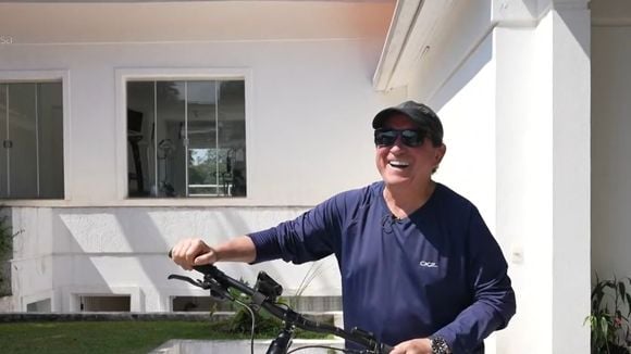 'Ando 50km, 65km. Se der tempo, dia sim, dia não. Mas às vezes fico um mês sem fazer exercício': Amado Batista descobriu paixão por andar de bicicleta durante vida puxada antes da fama