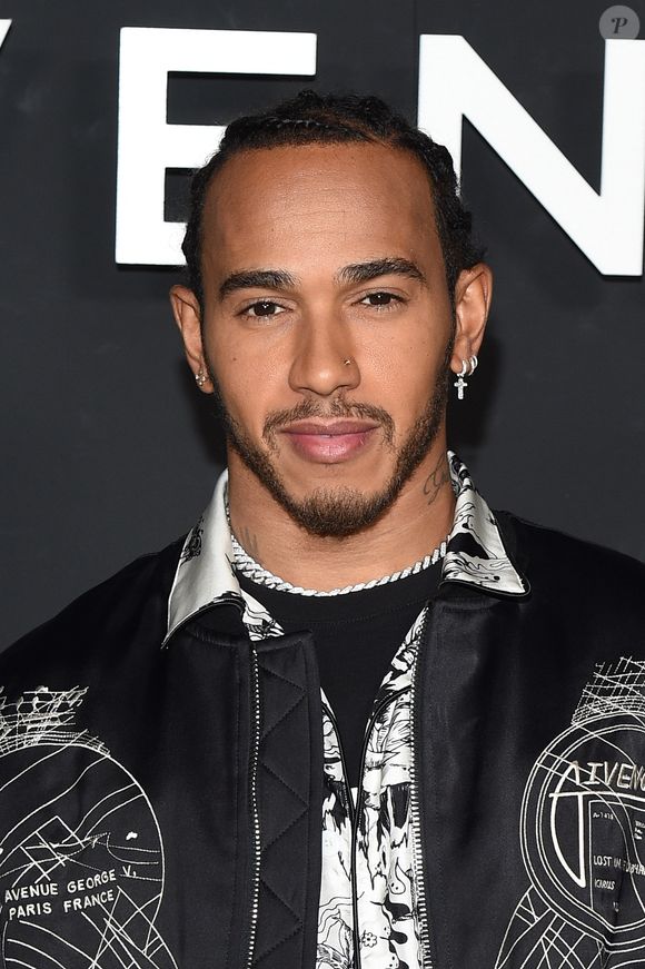 Lewis Hamilton passou a usar tranças com frequência