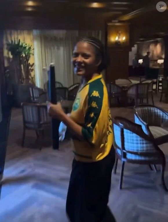 Atriz de 'Vale Tudo' usou o mesmo termo que disse para a repórter de Léo Dias e debochou da polêmica