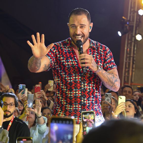 Diogo Nogueira se apresentou no Rio de Janeiro, na quadra da escola de samba Portela