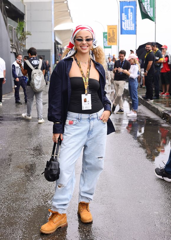 Julia Rodrigues caprichou nos acessórios no Grande Prêmio de F1 2024