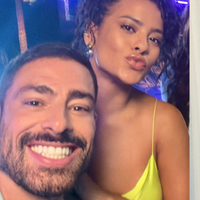 A paz reinou? Cauã Reymond posa com Bella Campos e Debora Bloch em bastidores de ‘Vale Tudo'; veja fotos