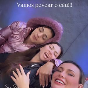 Andressa Urach levou amigas para a igreja