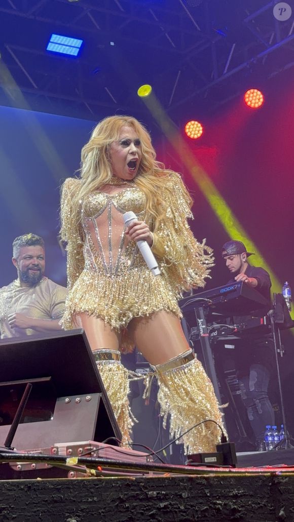 Joelma conversou com o Purepeople nos bastidores do show que realizou no CTN