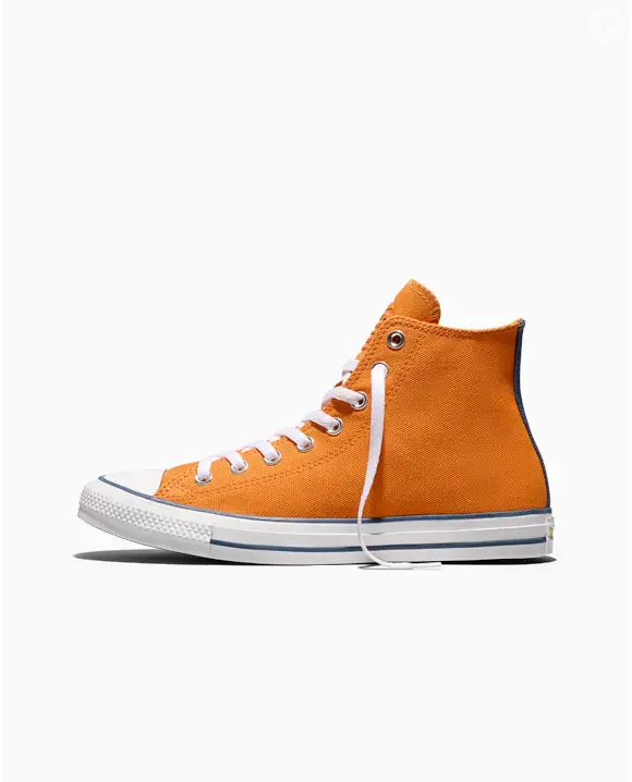 Segundo a descrição disponibilizada pela Converse em seu site oficial, o tênis inspirado em Dragon Ball Z conta com cabedal em canvas, pingente temático, palmilha interna estampada e design exclusivo na lingueta em referência ao personagem Goku