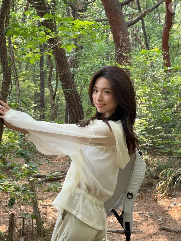 Nos últimos dias, o nome de Ha Young foi envolvido em uma polêmica na Coreia do Sul devido à história do seu bisavô
