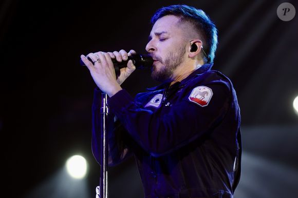 Junior viralizou após protestar contra a anistia do ex-presidente e dos apoiadores que invadiram e depredaram as sedes dos três Poderes