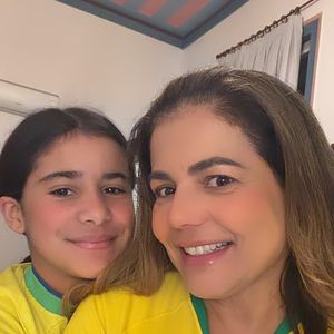 Nivea Stelmann desabafou: "Agora estou há três dias sem poder entrar na internet e escondendo o celular da minha filha para que ela não sofra mais do que já está sofrendo"