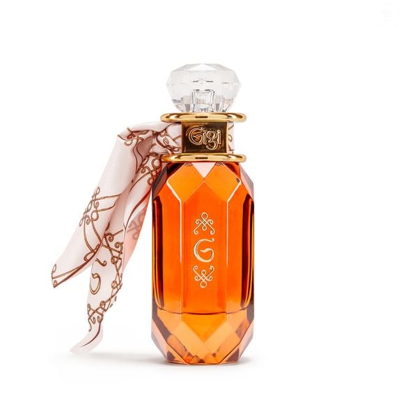 O Deo Parfum Gigi, da Avatim, combina a opulência frutada de romã, figo seco e seriguela com um coração floral de jasmim e orquídea. Cedro, almíscar e fava tonka aparecem nas notas de fundo. A fragrância venceu o 25º Prêmio Atualidade Cosmética, em 2017, na categoria perfumaria latino-americana feminina
