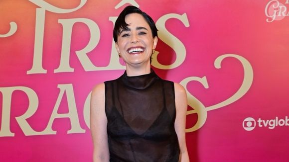 Hoje em 'Três Graças', Fernanda Vasconcellos secou o corpo e diminuiu 4 números na balança com dieta de ovos, linhaça e suco verde